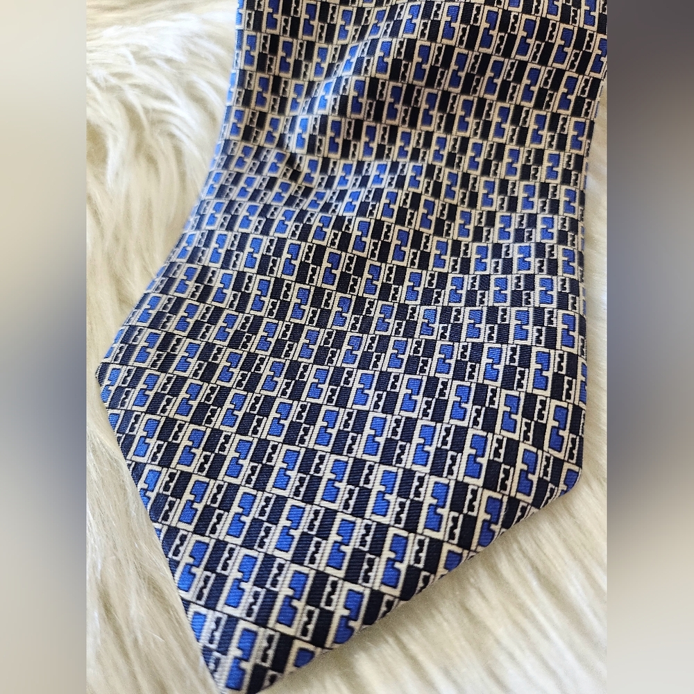 ❌SOLD❌ 👔 Fendi Monogram Tie 👔 - Picture 3 of 9